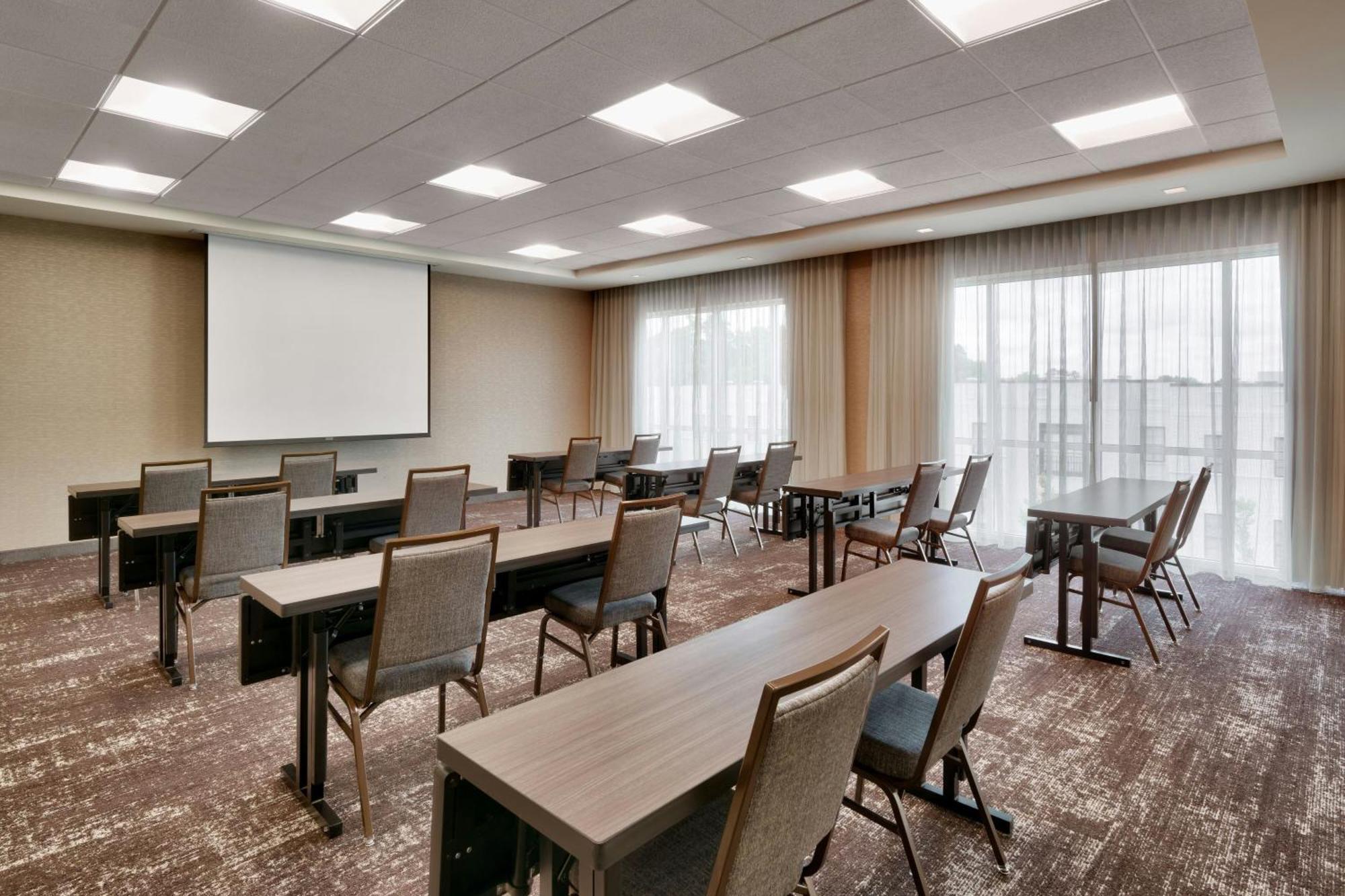 Courtyard By Marriott Atlanta Duluth Downtown Hotel Eksteriør billede