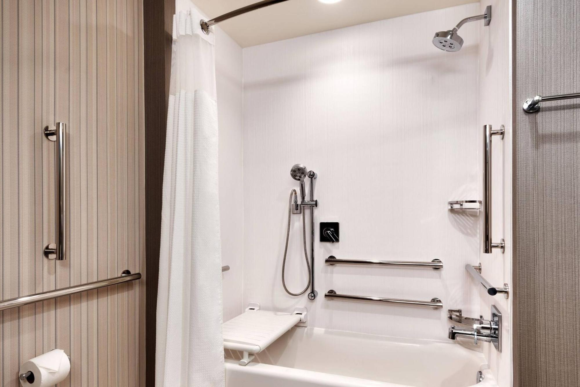 Courtyard By Marriott Atlanta Duluth Downtown Hotel Eksteriør billede
